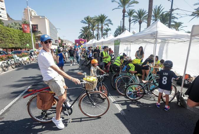 Zona de actividades y bicicletas de la Semana de la Movilidad